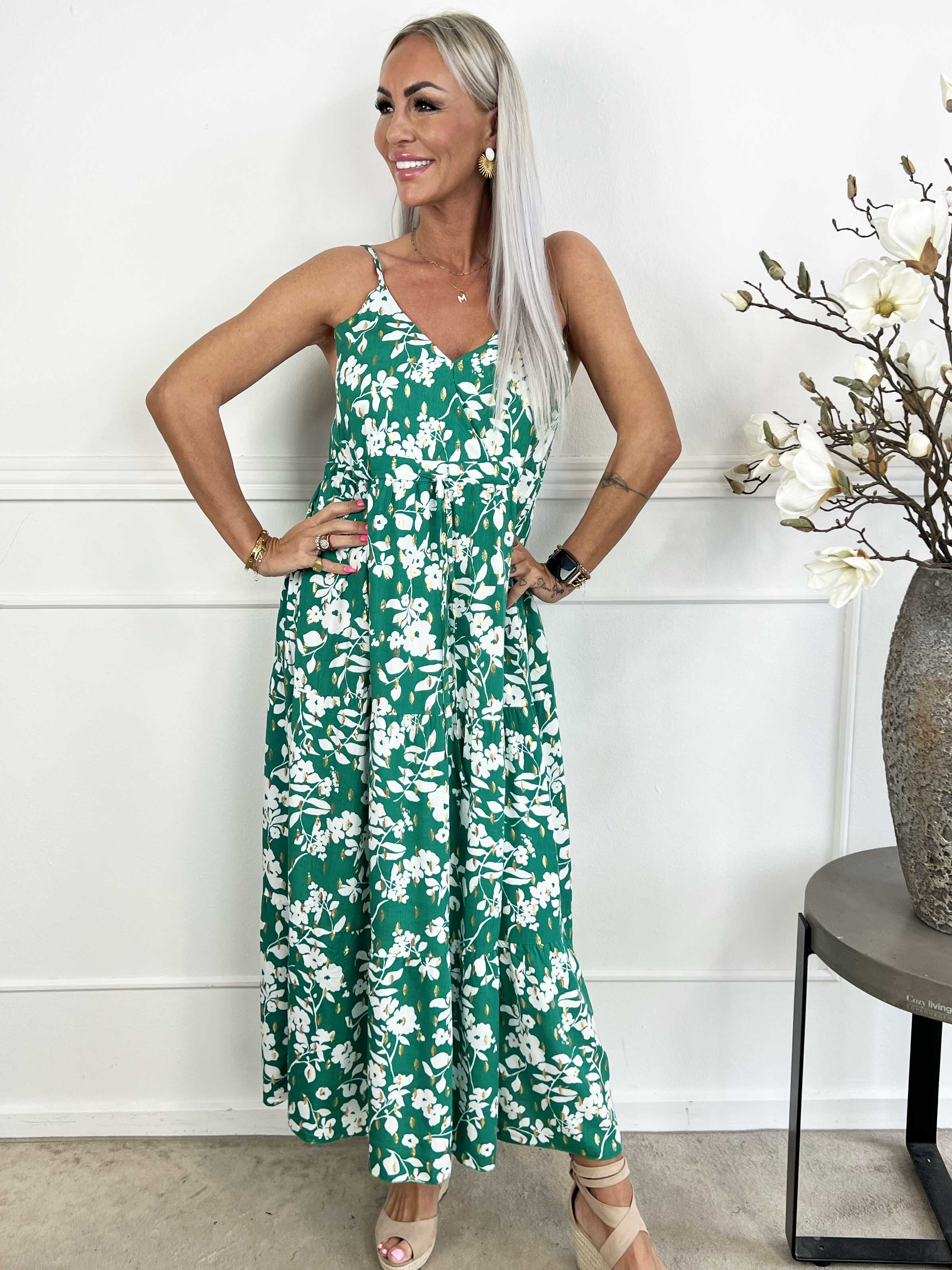 Lucie Flower - Viskosbandsklänning i blommigt tryck med v-ringning